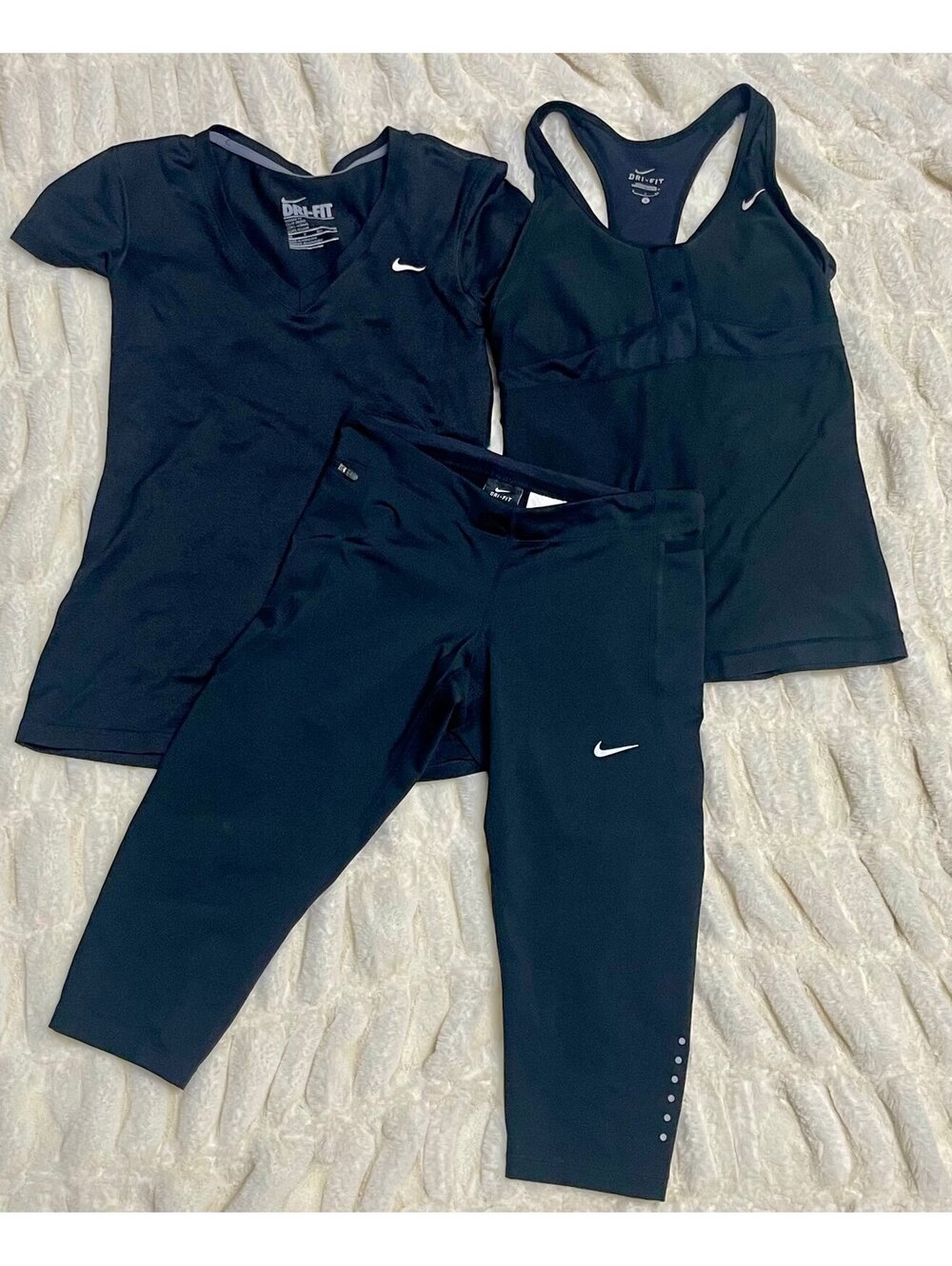 Nike women’s athletic bundle